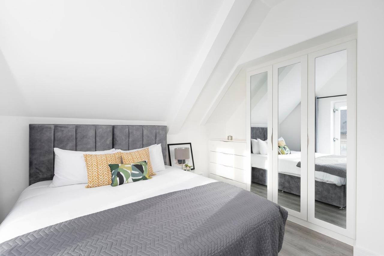 Skyvillion - London Enfield Chase Apartments With Parking & Wifi Экстерьер фото