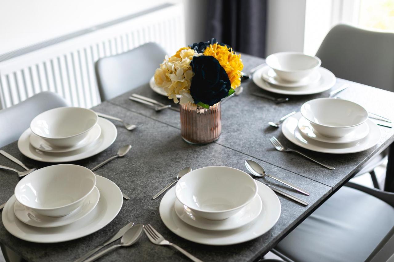 Skyvillion - London Enfield Chase Apartments With Parking & Wifi Экстерьер фото