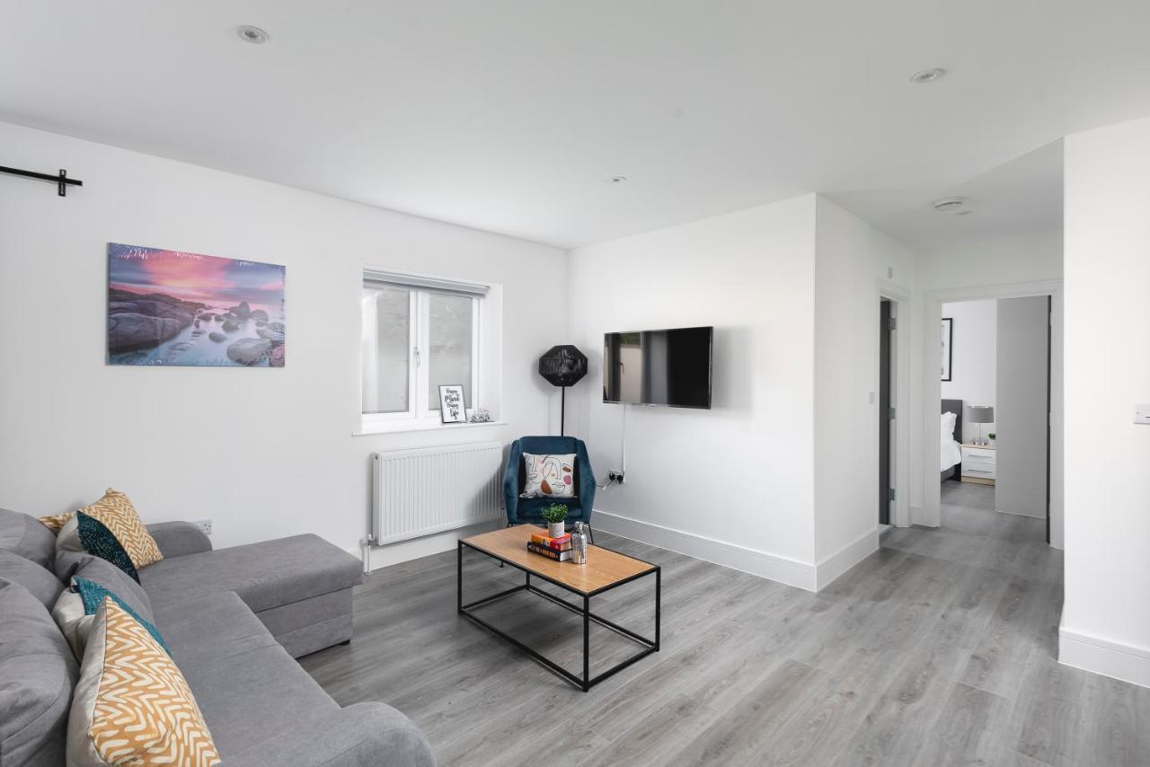 Skyvillion - London Enfield Chase Apartments With Parking & Wifi Экстерьер фото