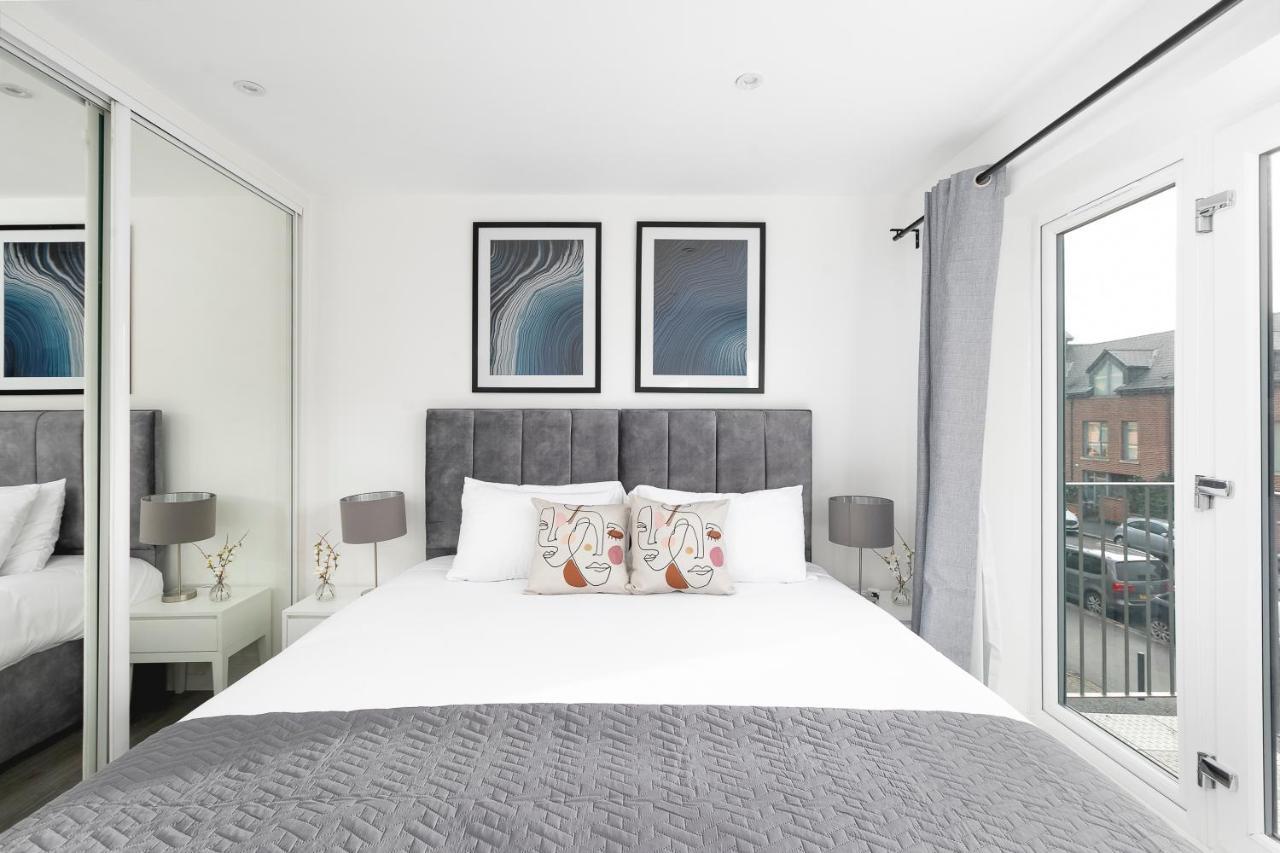 Skyvillion - London Enfield Chase Apartments With Parking & Wifi Экстерьер фото
