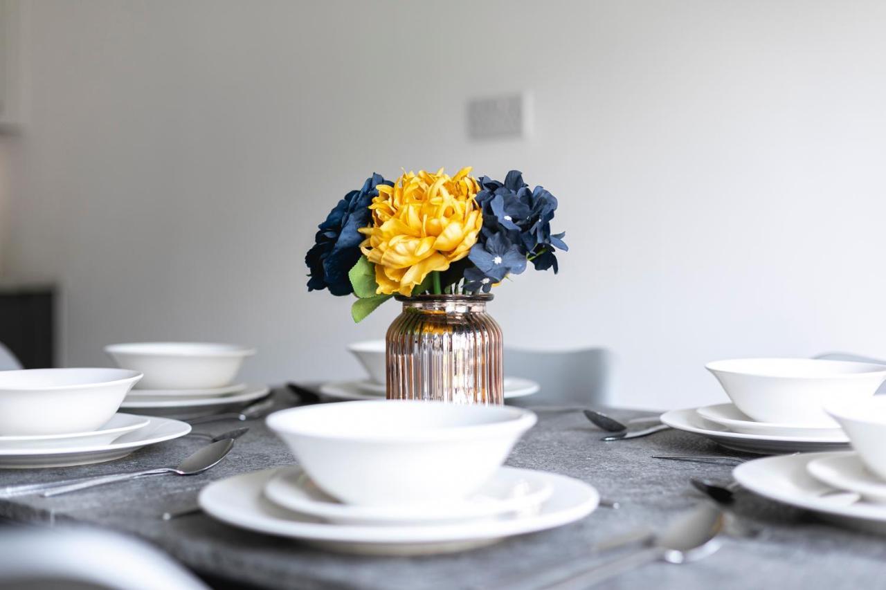 Skyvillion - London Enfield Chase Apartments With Parking & Wifi Экстерьер фото