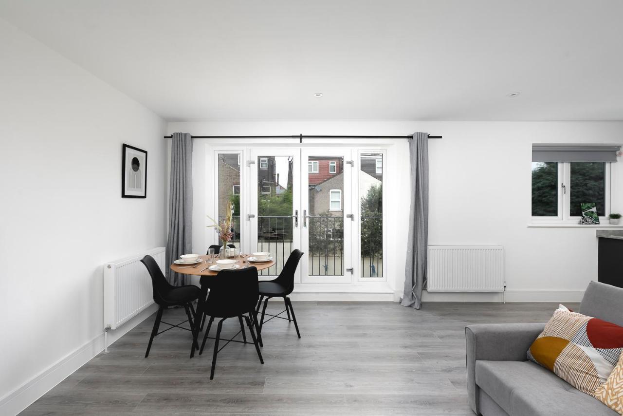 Skyvillion - London Enfield Chase Apartments With Parking & Wifi Экстерьер фото