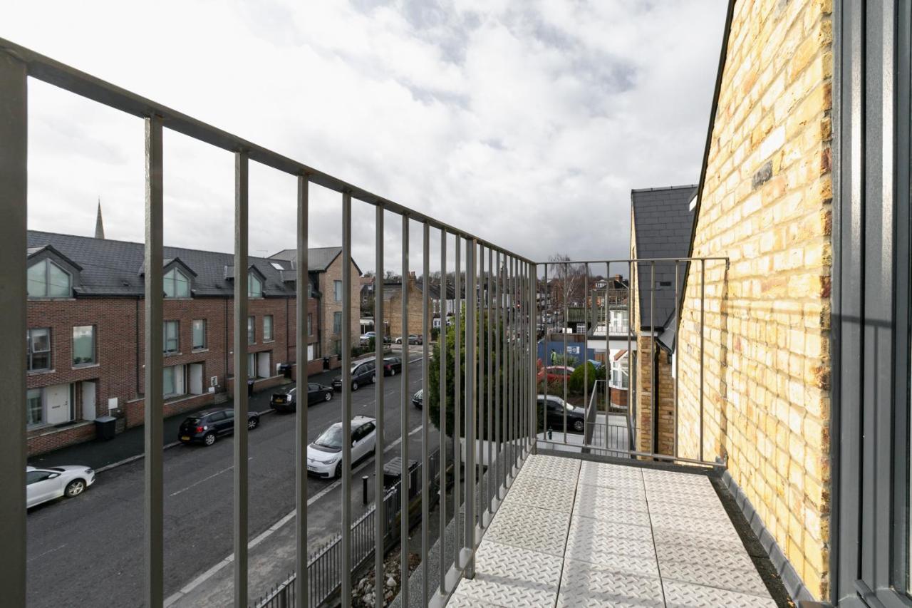 Skyvillion - London Enfield Chase Apartments With Parking & Wifi Экстерьер фото