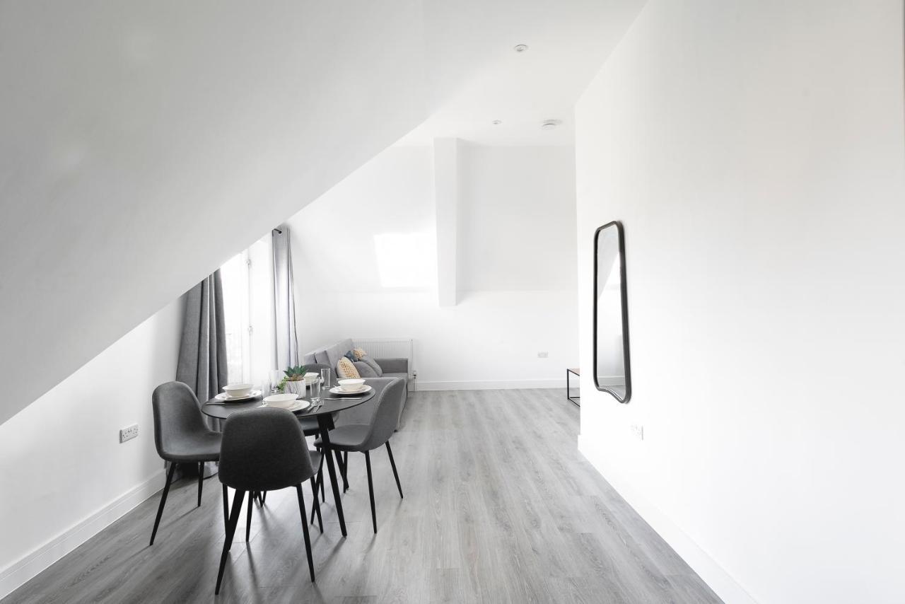 Skyvillion - London Enfield Chase Apartments With Parking & Wifi Экстерьер фото