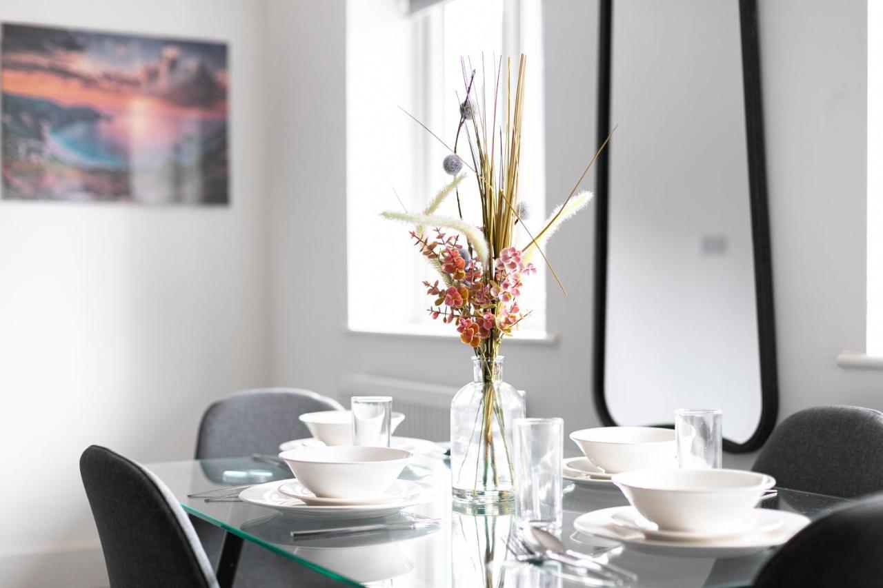 Skyvillion - London Enfield Chase Apartments With Parking & Wifi Экстерьер фото