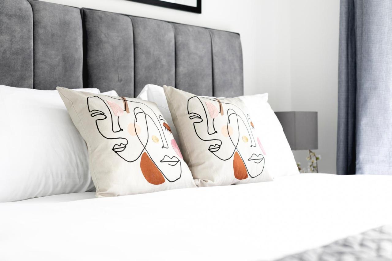 Skyvillion - London Enfield Chase Apartments With Parking & Wifi Экстерьер фото
