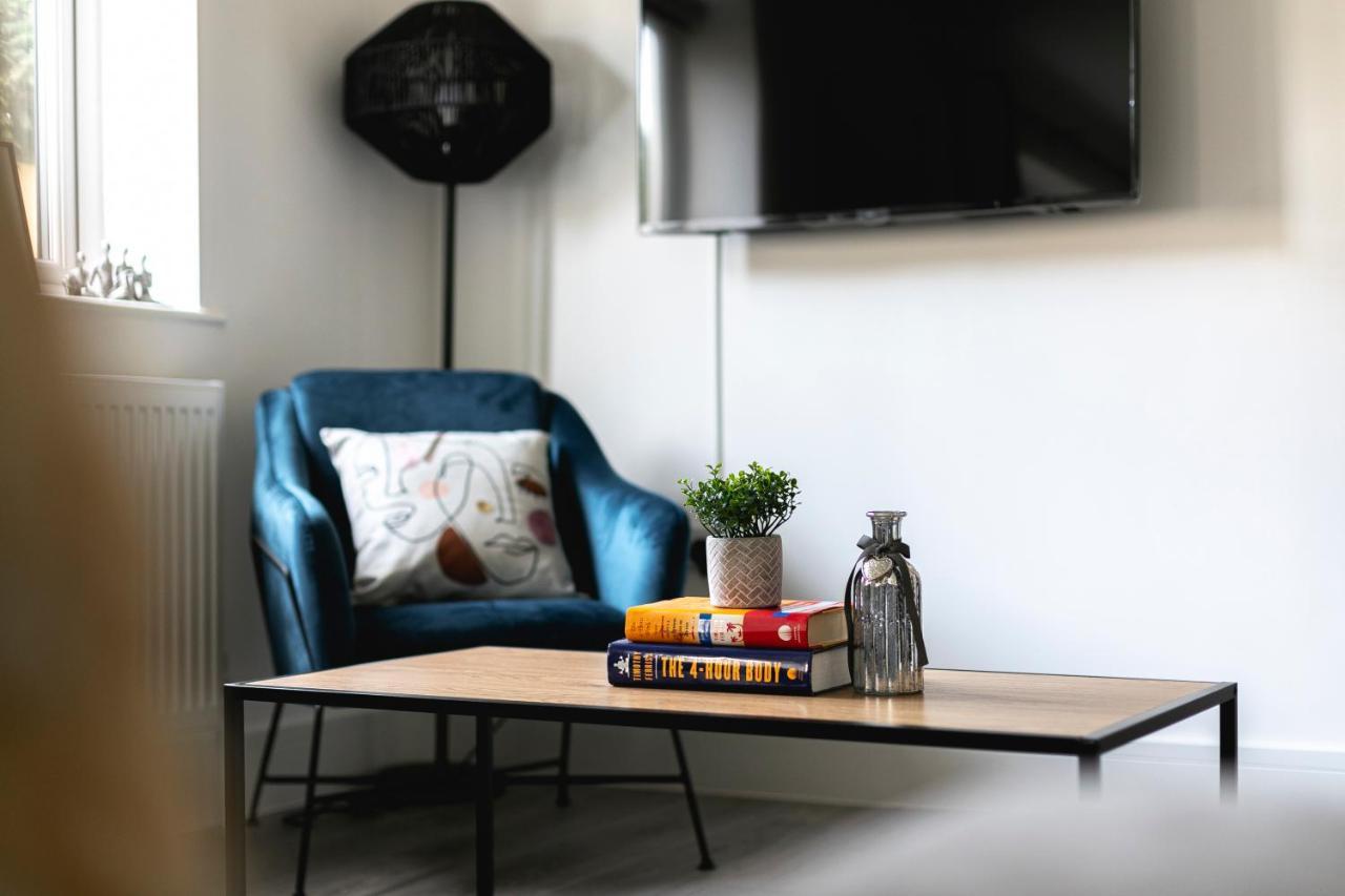 Skyvillion - London Enfield Chase Apartments With Parking & Wifi Экстерьер фото