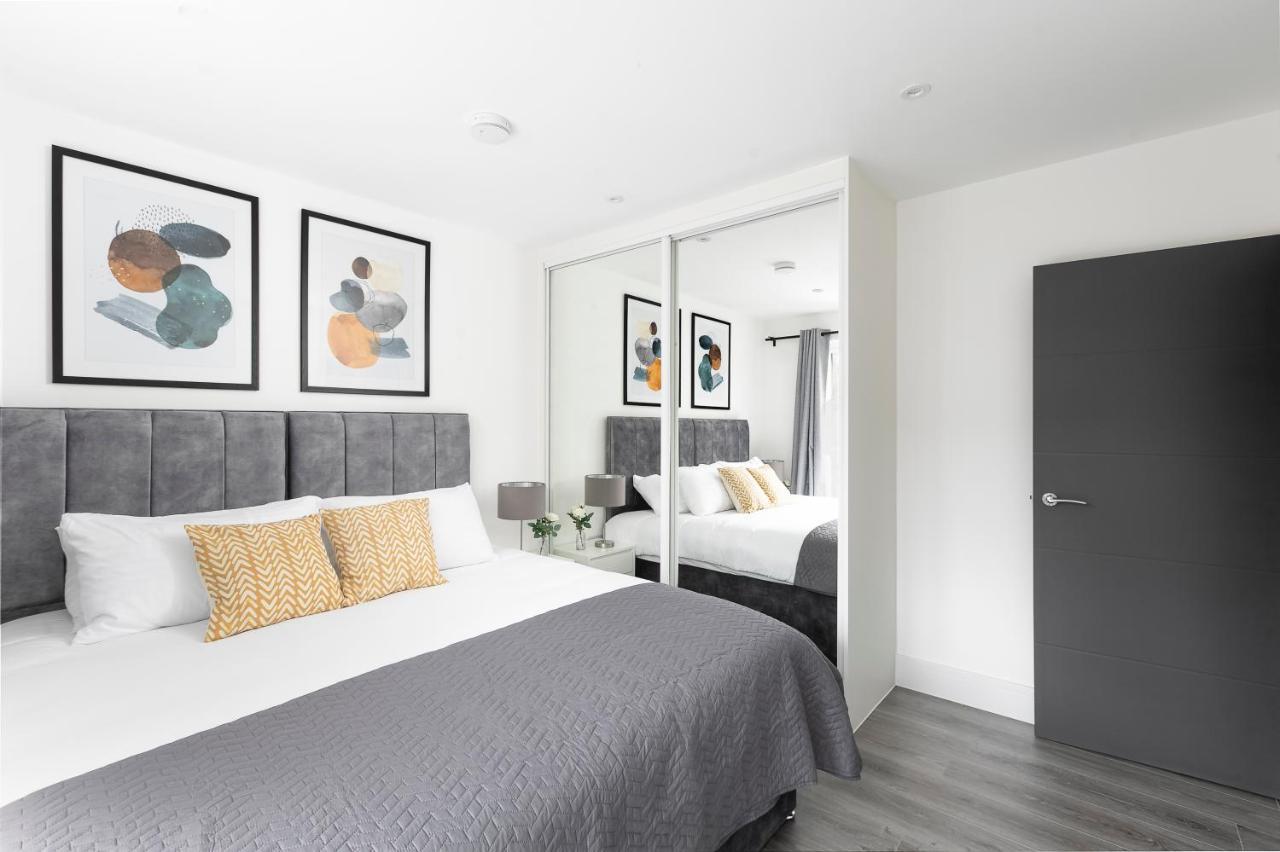 Skyvillion - London Enfield Chase Apartments With Parking & Wifi Экстерьер фото